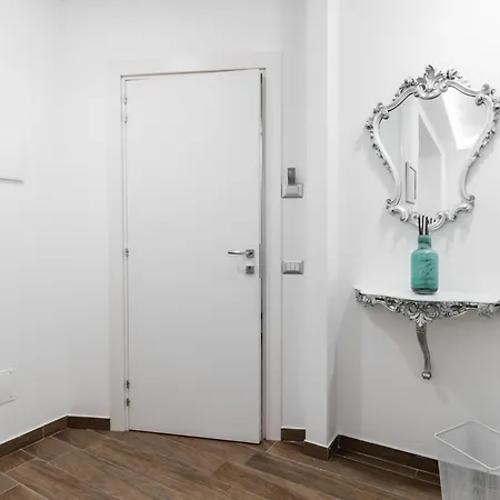 Dm House & Pensión 3*