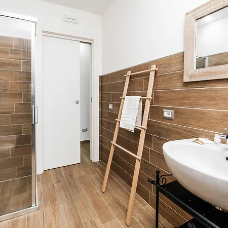 Dm House & 4* Catania